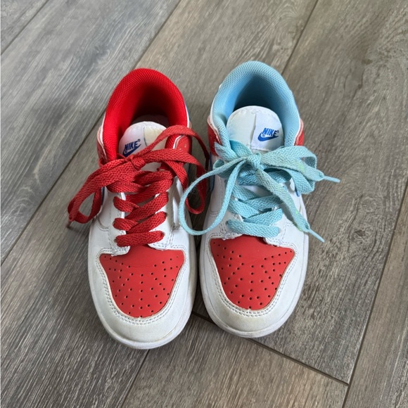 Nike Other - Nike Red and Blue Mismatched Sneakers